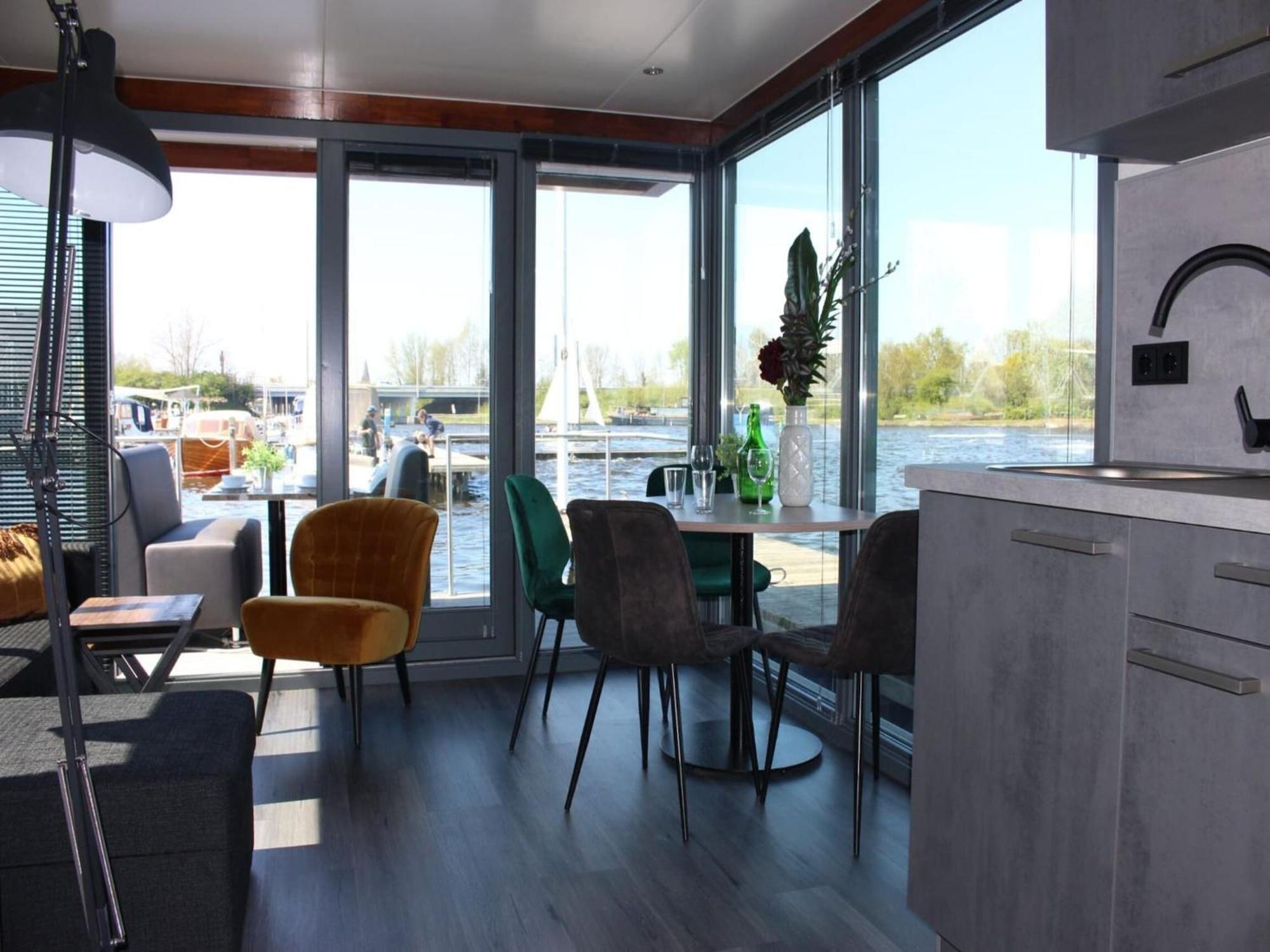 Modern Houseboat With Air Conditioning Located In Marina Uitgeest Экстерьер фото