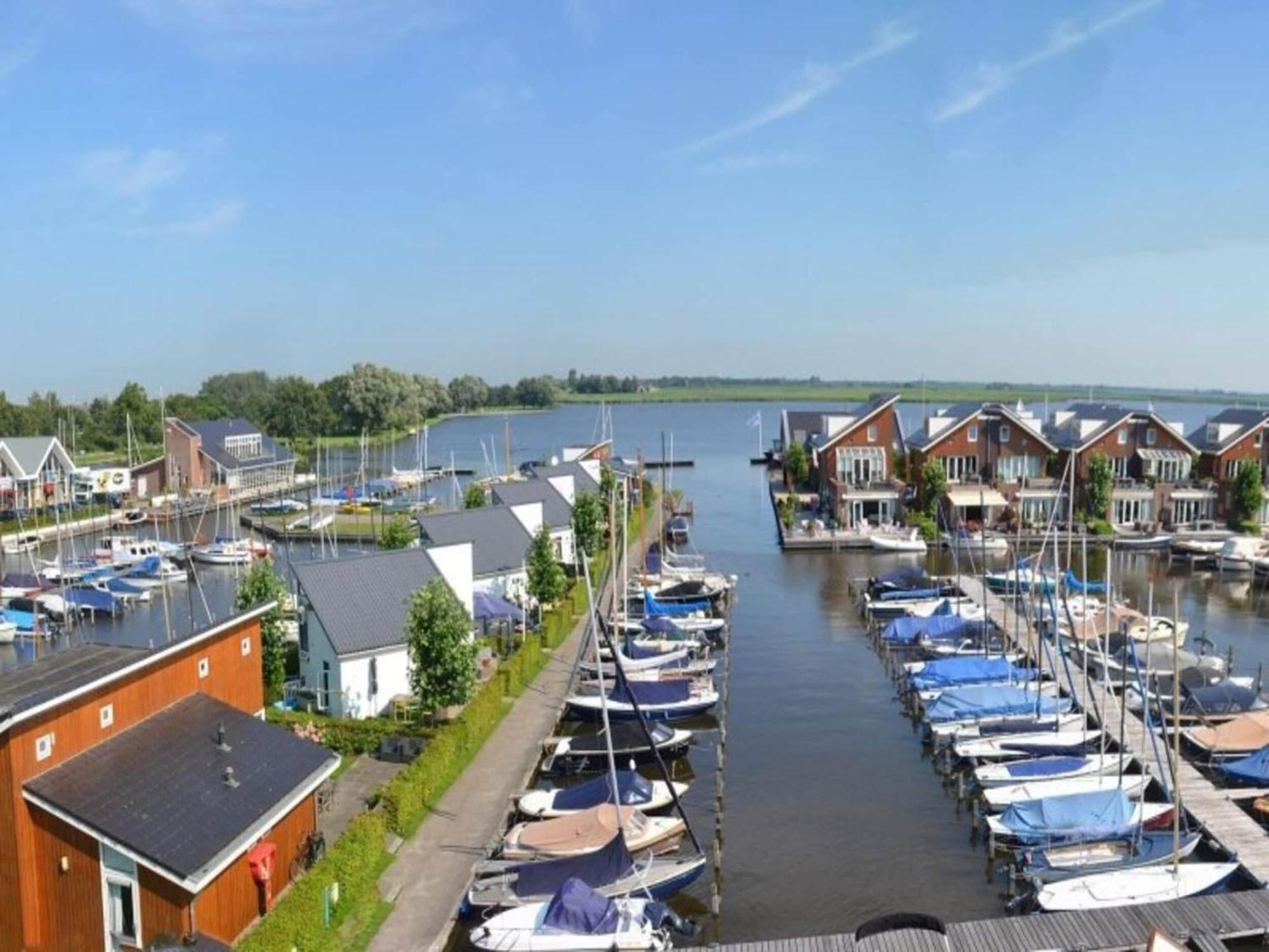 Modern Houseboat With Air Conditioning Located In Marina Uitgeest Экстерьер фото