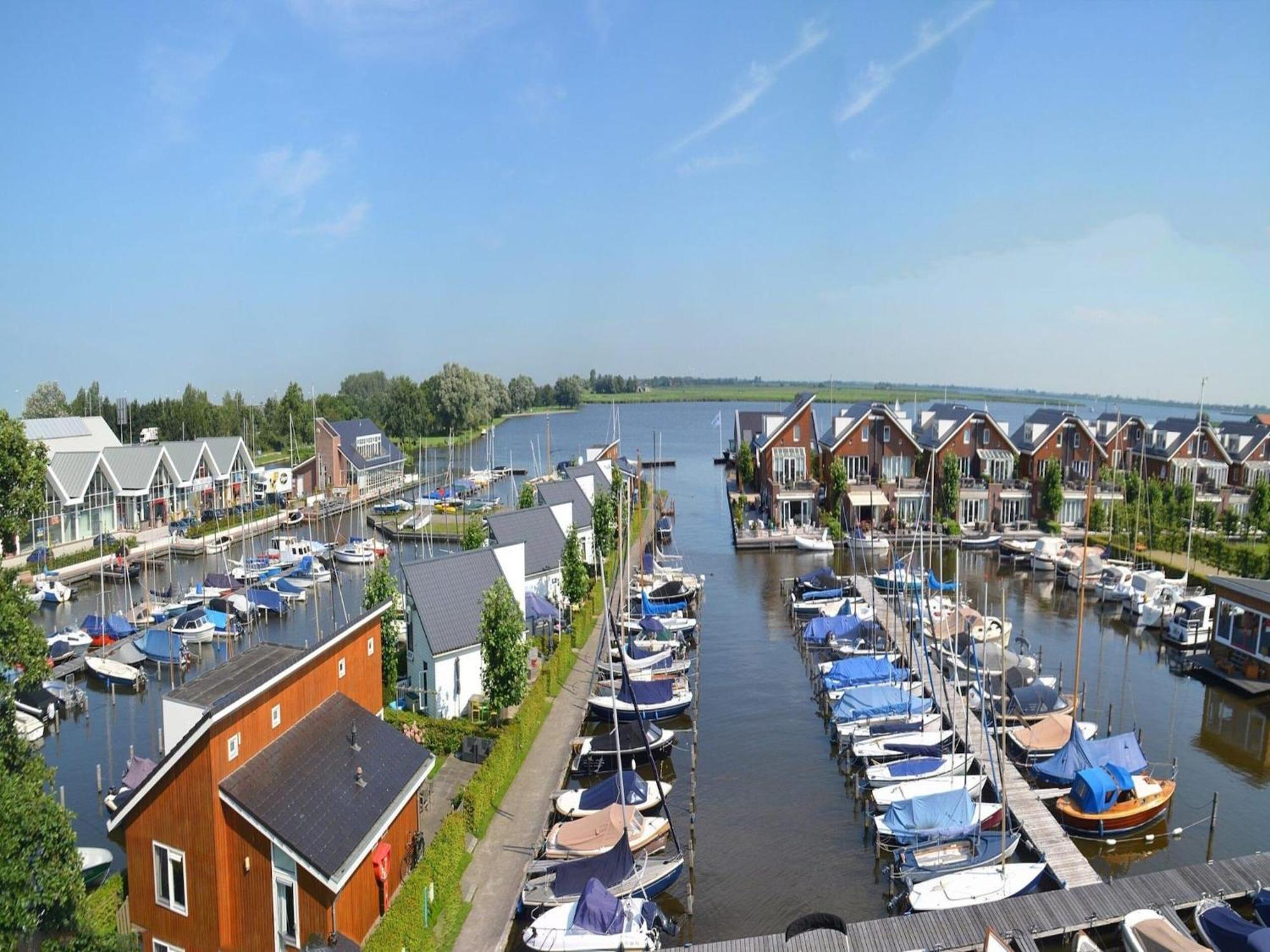 Modern Houseboat With Air Conditioning Located In Marina Uitgeest Экстерьер фото